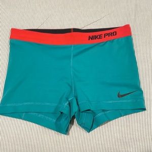 Nike pro